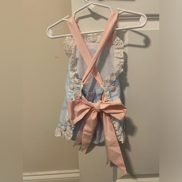 Ruffle Lace romper with bow - Picture 5 of 5